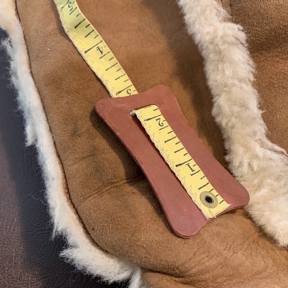 UGGs Sundance Chestnut Brown Sheepskin Fut Suede Boots Women's Size 7. - Picture 7 of 11